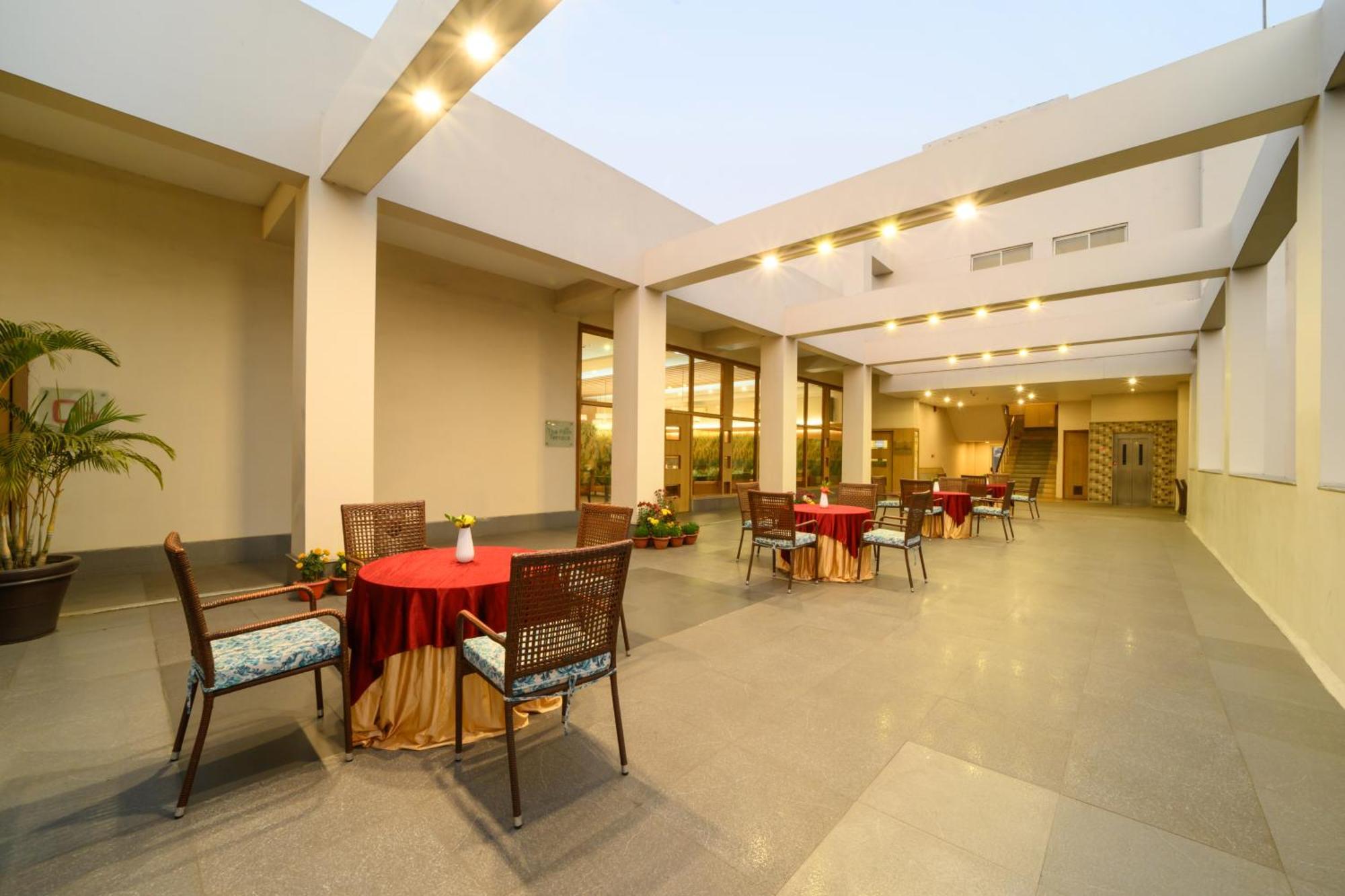 Sinclairs Burdwan Hotel Bagian luar foto